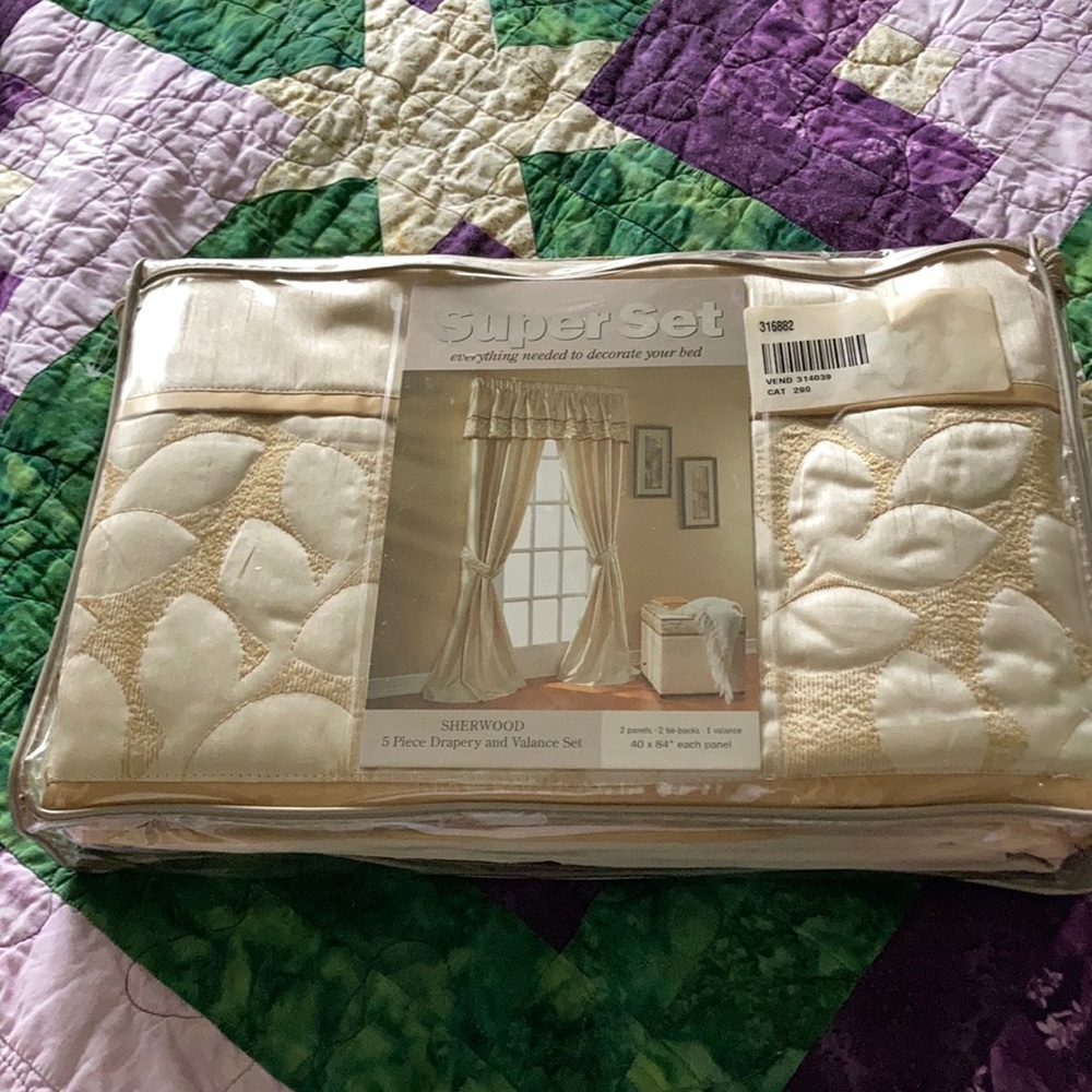 Brand New Sherwood 5 Piece Drapery and Valance Set